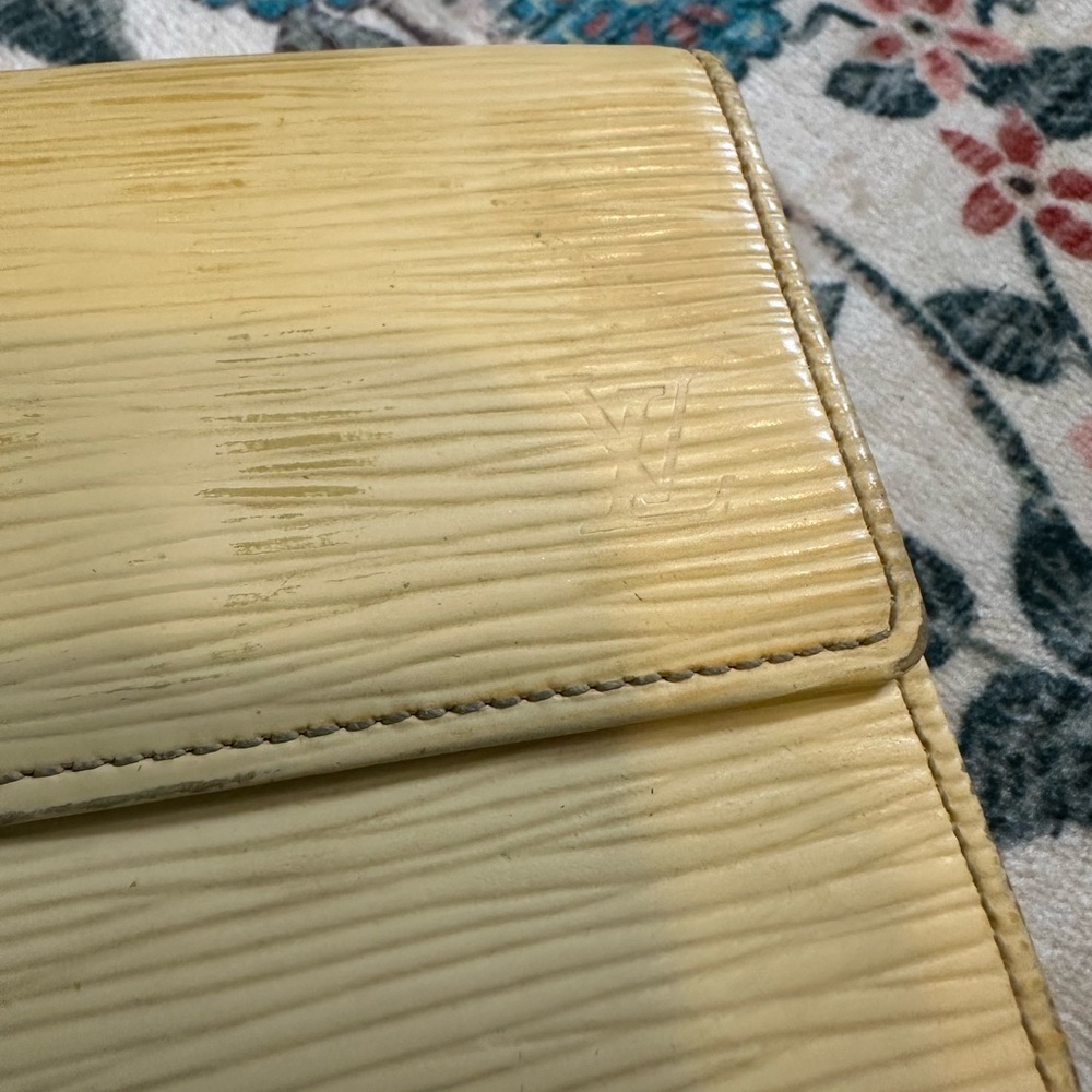 Louis Vuitton Epi Wallet in Yellow GUC - Picture 3 of 11
